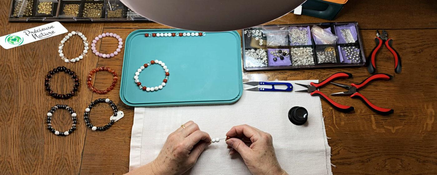Atelier Précieuse nature, fabrication de bijoux en pierres naturelles.