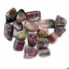 Tourmaline, pierre naturelle de couleurs très variés en fonction de leur composition chimique.