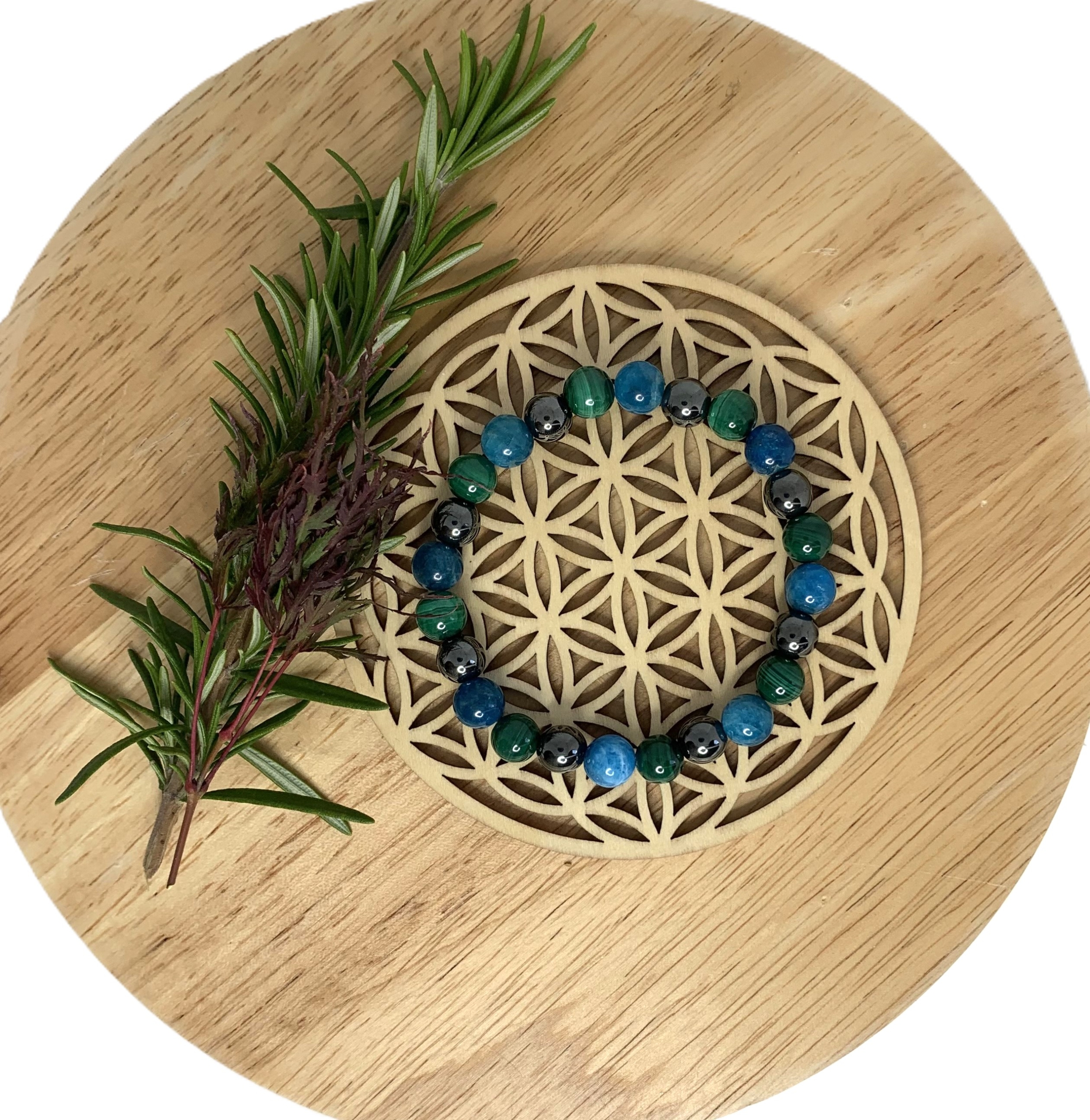 Bracelet soulagement Arthrose H/F 3 pierres naturelles 3 Bracelet composé de 3 pierres naturelles pour aider à soulager les douleurs liées à l'arthrose : la Malachite, l'Hématite, et l'Apatite.