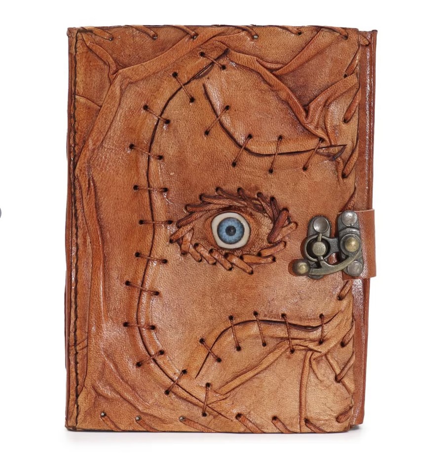 Livre en cuir et papier antique – 17 × 12,5 cm 2 Livre en cuir et papier antique – 17 × 12,5 cm